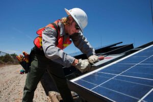 solar-solar-panel-solar-energy-solar-power-technology-engineer-1594825-pxhere