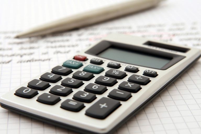 Costo fiscal de inmuebles debió declararse en renta y en Predial. Oficio DIAN 561 de 2021 1 accountant, accounting, adviser-1238598.jpg