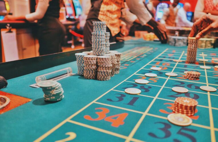 Oficio 015512 del 04-09-2026. IVA. Juegos de suerte y azar. 25 Mesa de casino con fichas